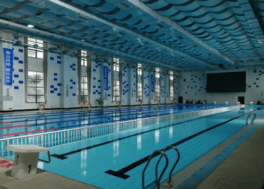 室內(nèi)恒溫泳池