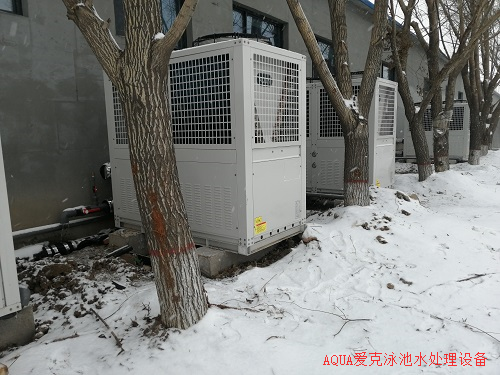 博興縣福溪花園游泳館采用了愛克空氣源熱泵在雪中依然運行穩定
