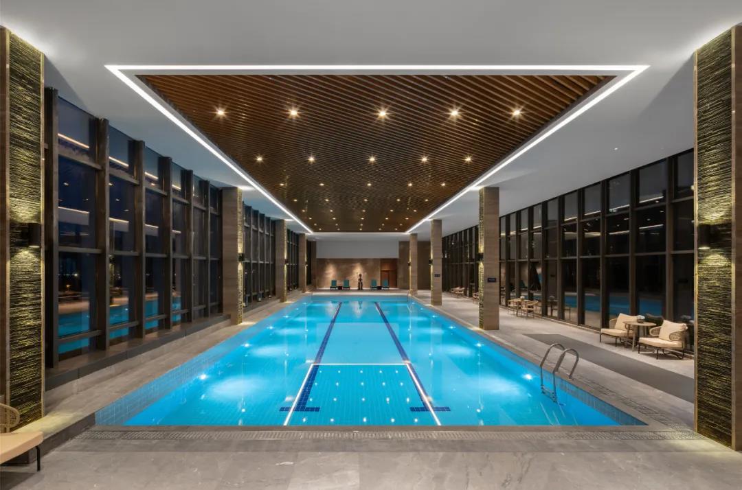 國惠大酒店泳池采用AQUA愛克泳池設備